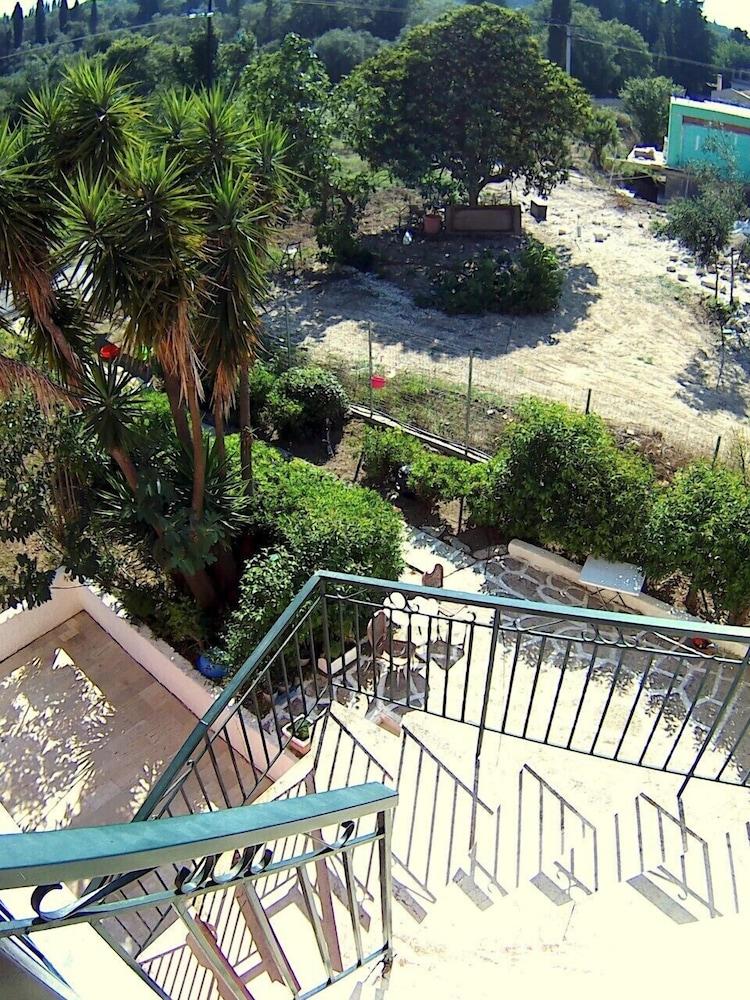 Joanna Apartments Контокали Екстериор снимка
